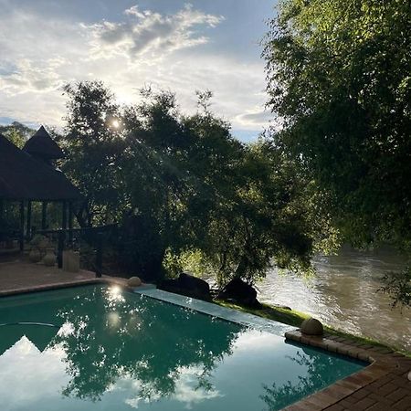 River Rock Lodge Parys Luaran gambar