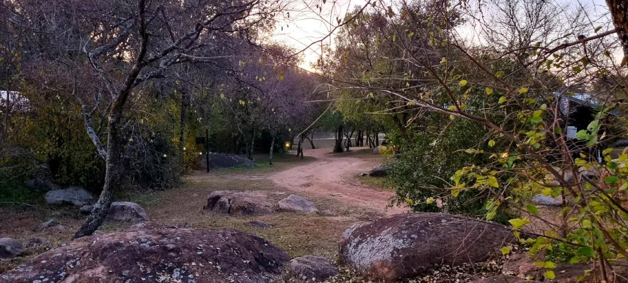River Rock Lodge Parys Luaran gambar